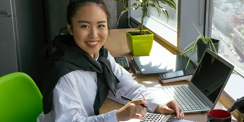 Financial services teams fax online with fax-from-phone.com